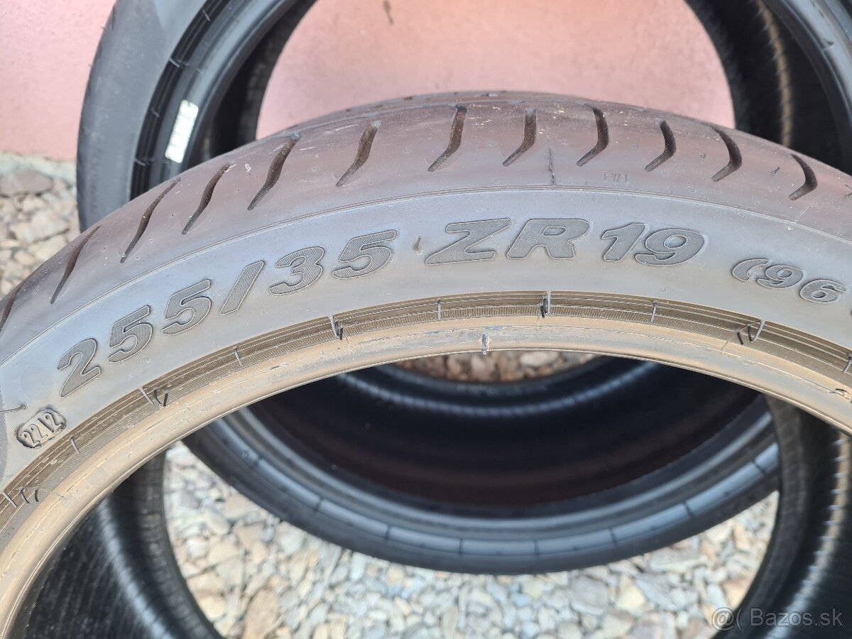 255/35 R19 Pirelli P zero letne 2ks - 4