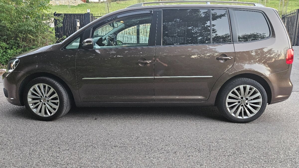 Volkswagen Touran 2.0TDi DSG r.v 2013 - 4