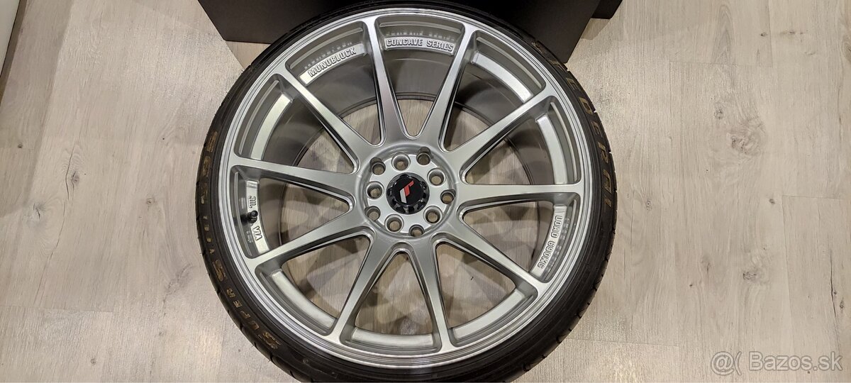 Japan Racing JR11 - 4