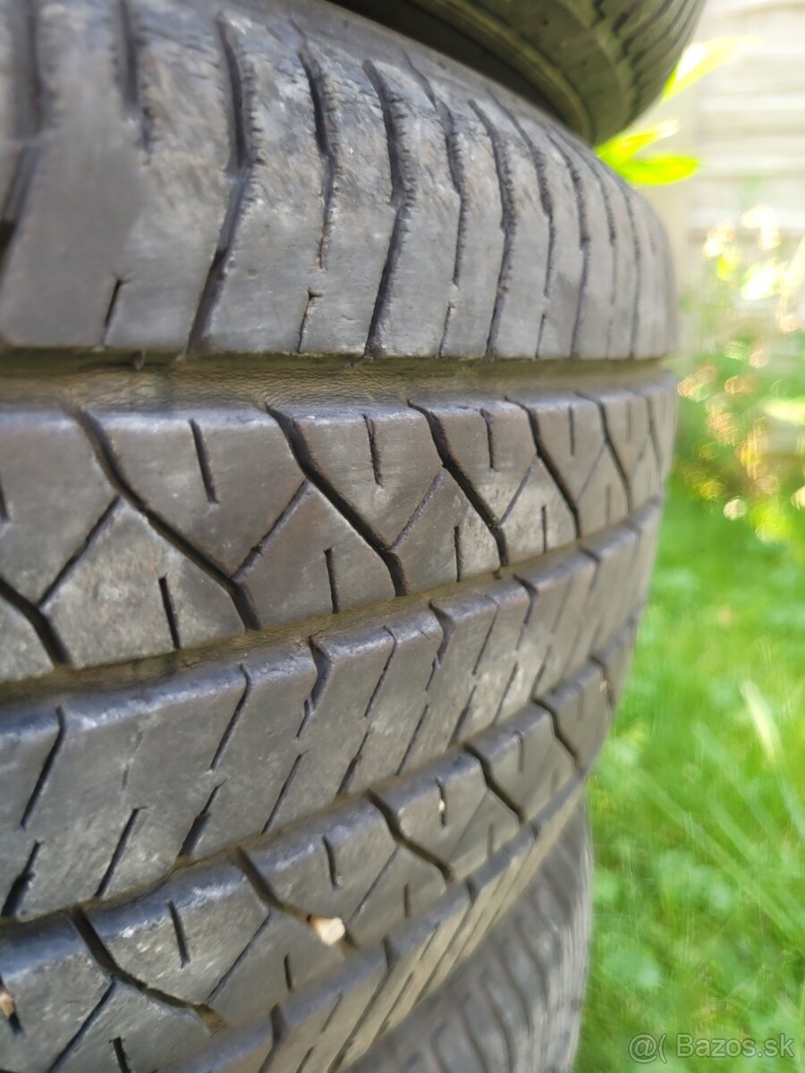 Predám letné pneumatiky DUNLOP 215/65 R16 - 4