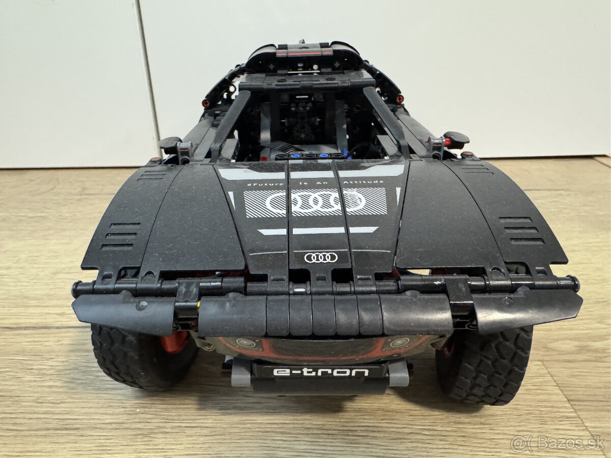 Lego Technic 42160 Audi RS Q e-tron - 4