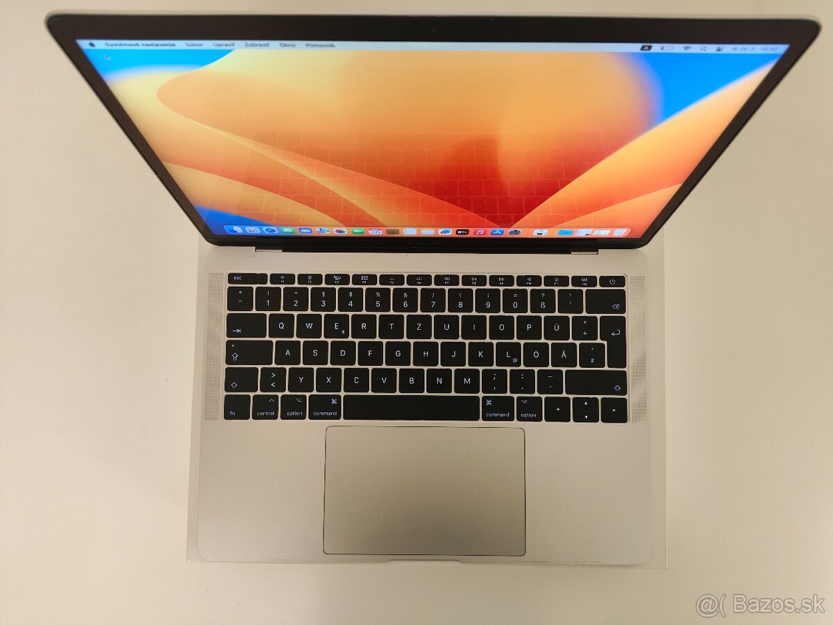 MacBook Pro 2017 | i5 • 8GB • 256GB SSD - 4