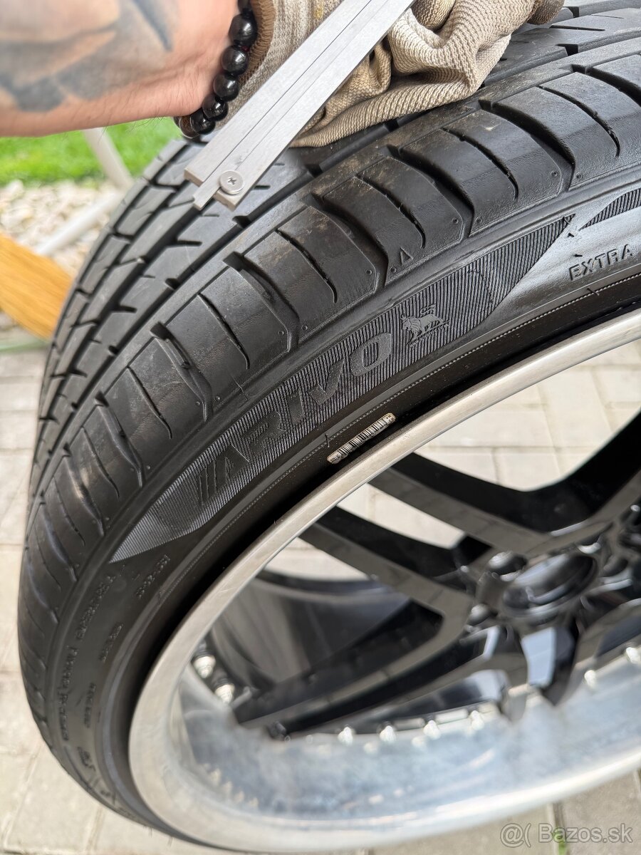 255/30 r22 - 4