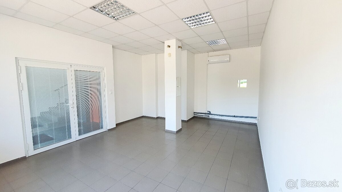 Kancelárske-obchodné priestory-centrum Prievidza - 4