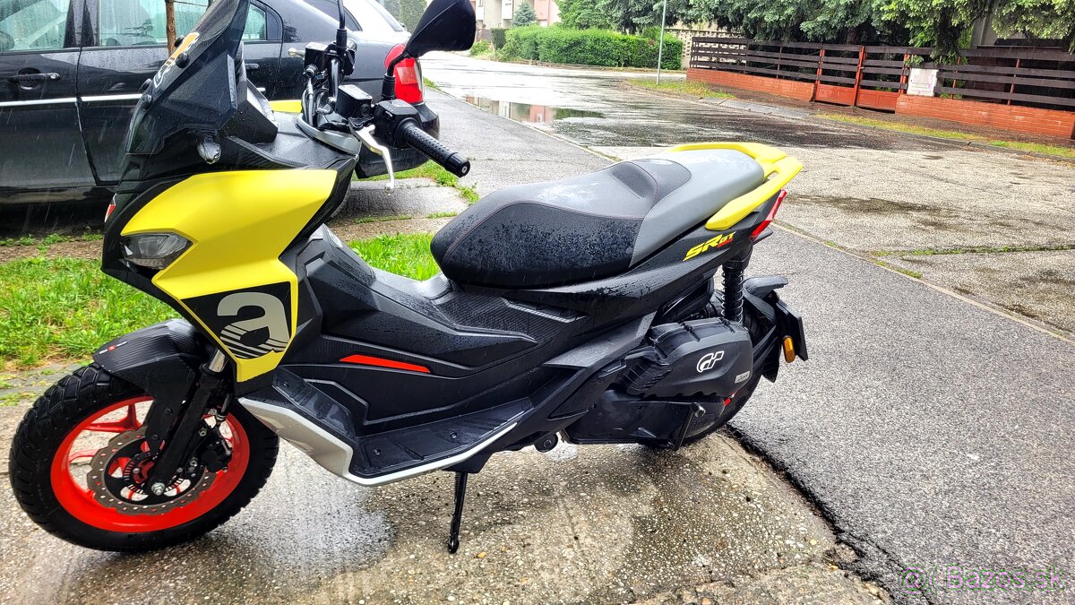 Aprilia SR GT 200 - 4