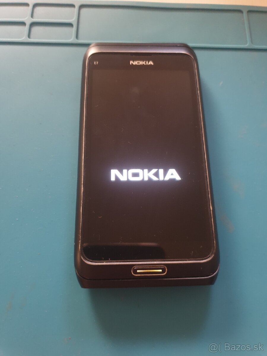 Nokia E7 rarita - 4