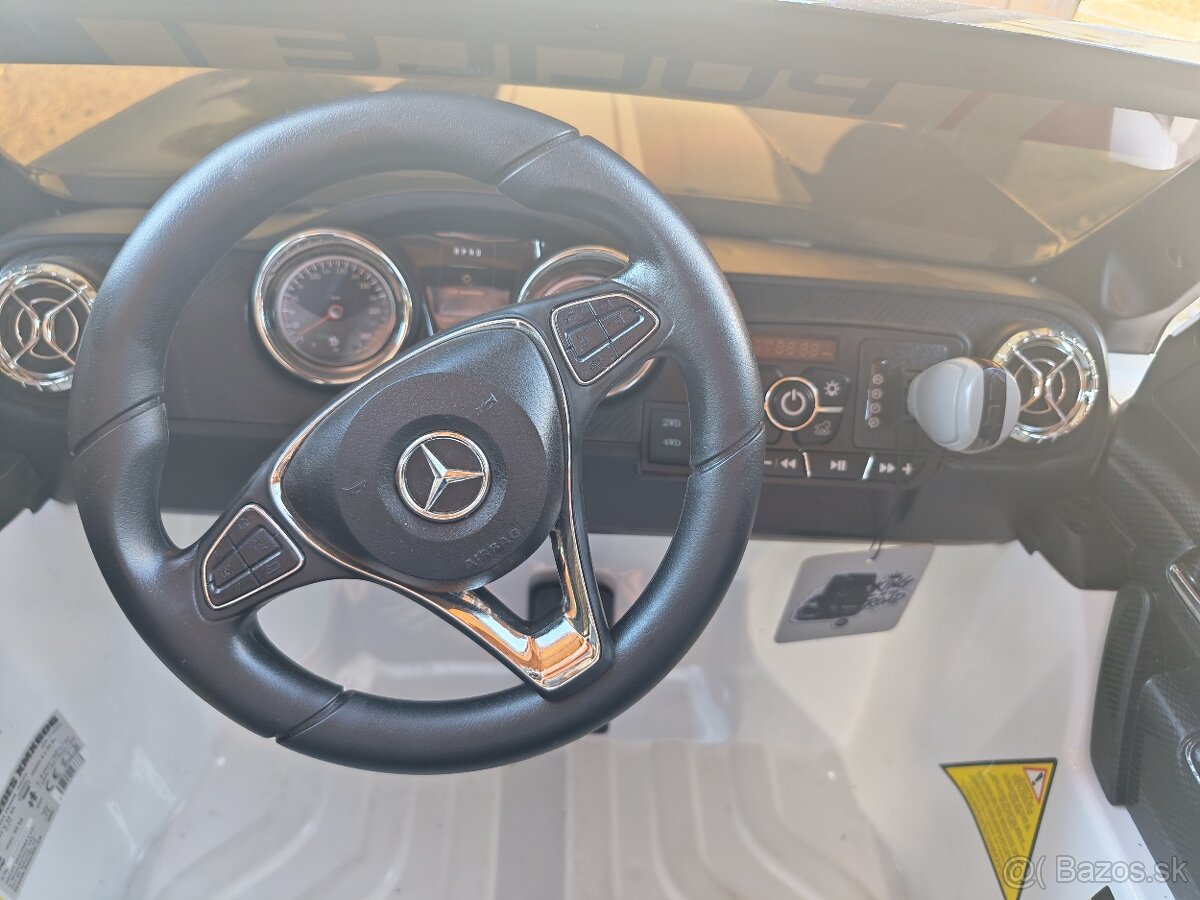 Autičko Mercedes Pickup X - 4