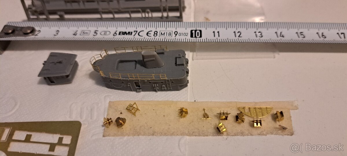 Tug YTB-782 1/350 - 4