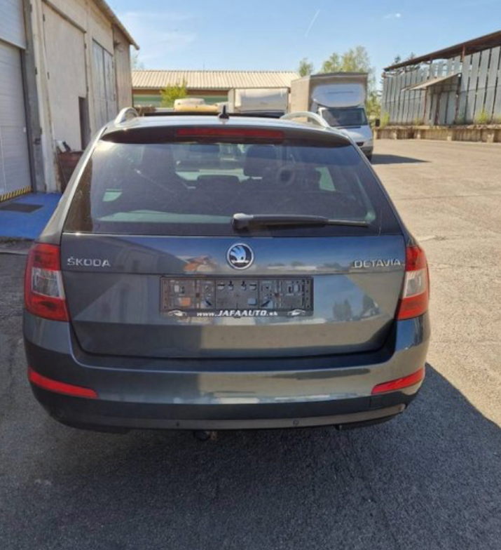 Škoda Octavia Combi 2.0 TDI L&K - 4
