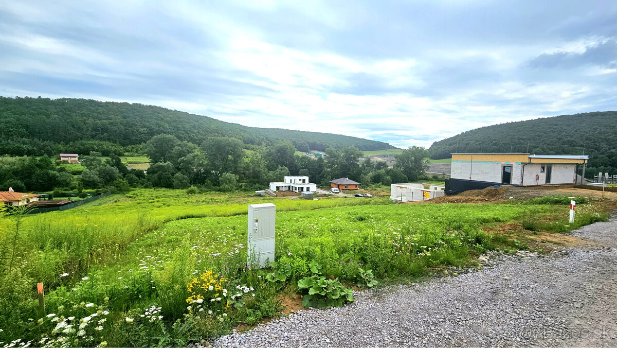 Stavebný pozemok s IS v novej lokalite – Kanaš (1063 m²) - 4