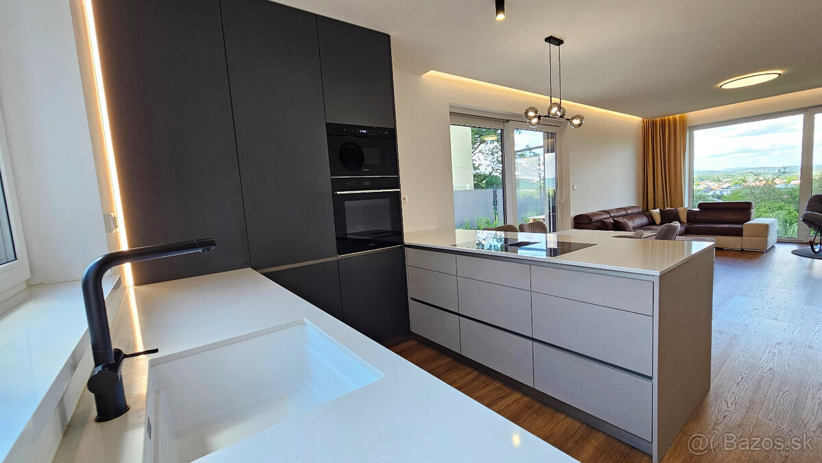 Súkromie, priestor a kvalita: 4-izbový rodinný dom vo Var - 4