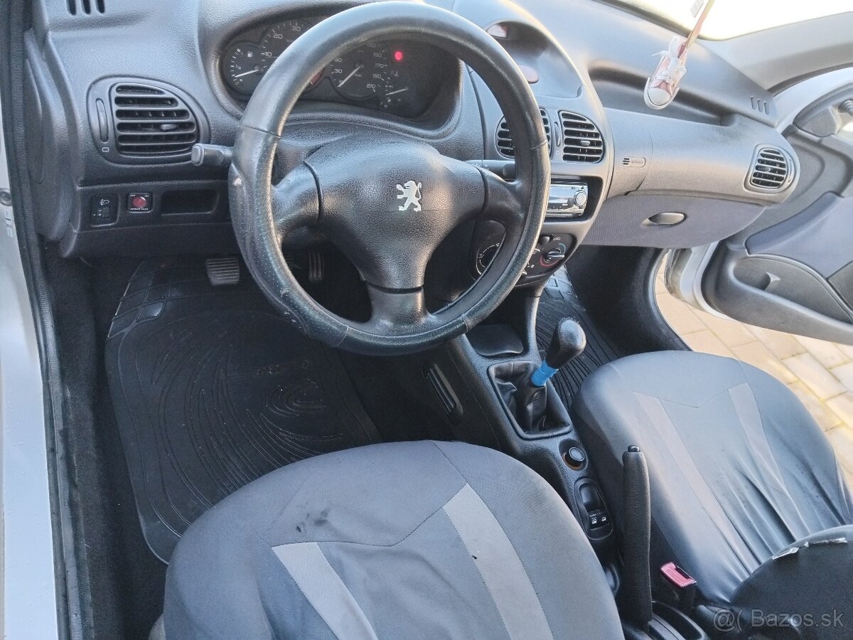 Predám Peugeot 206 r.v 2001.1.9d 51kw - 4
