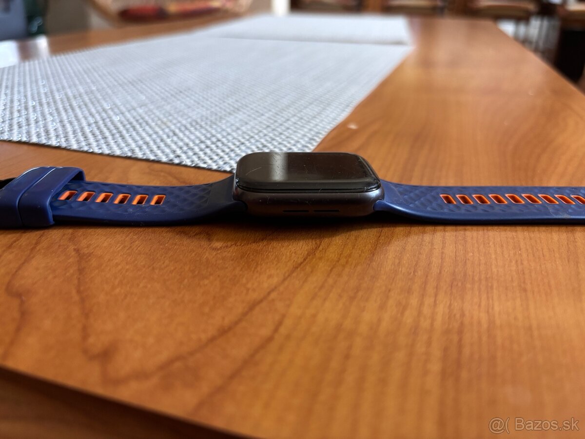 Apple Watch SE 44 mm - 4