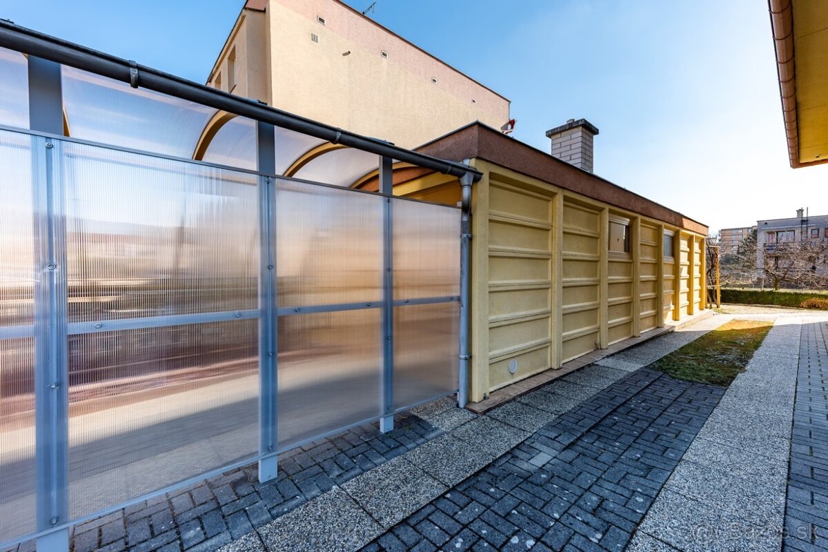 Predám vináreň s dvomi garážami - 4