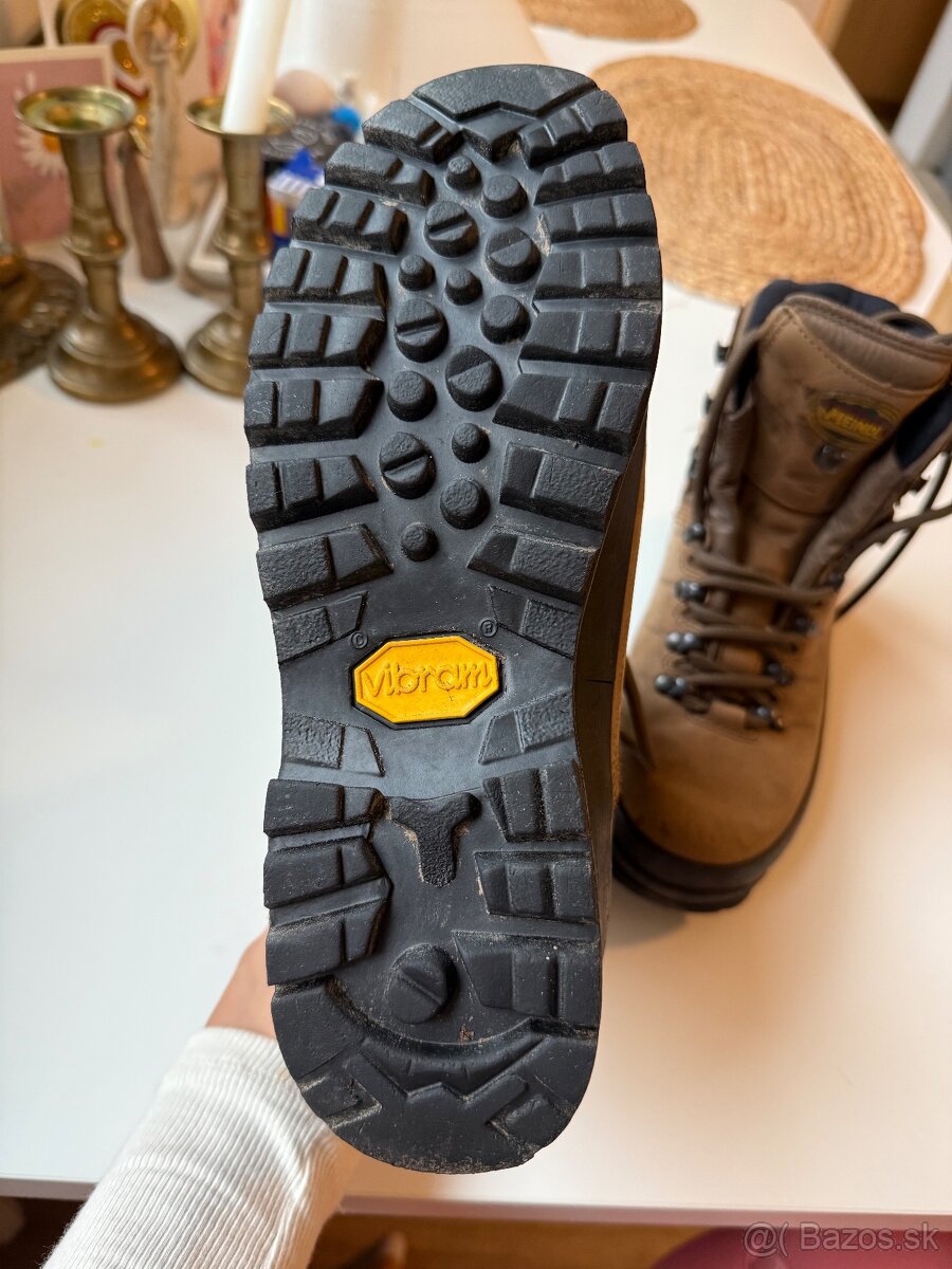 Zimne turisticke topanky Meindl - 4