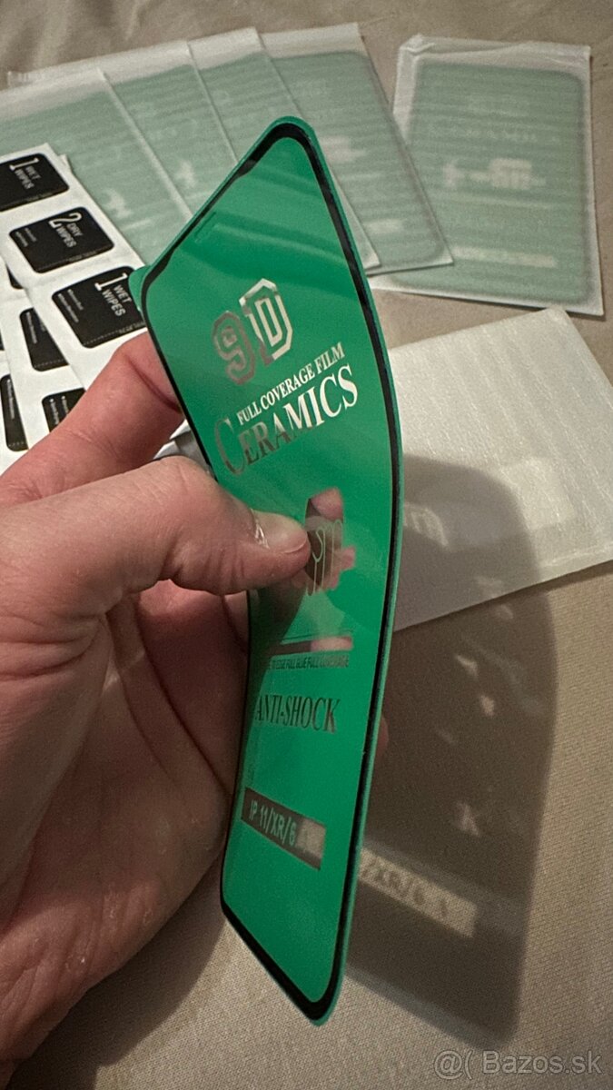 Predam ochranne filmy na Iphone 11 - 4