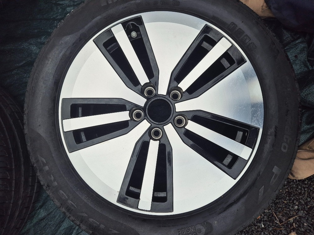 Letní kola Volkswagen Passat B8 R17 Et40 - 4