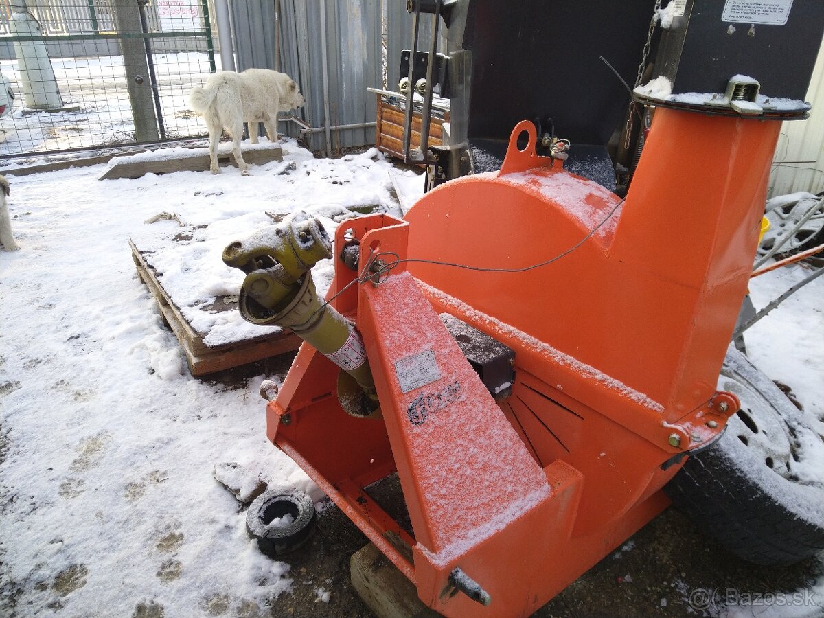 Štiepkovač , Drvič za traktor Dabaki BX92RS - 4