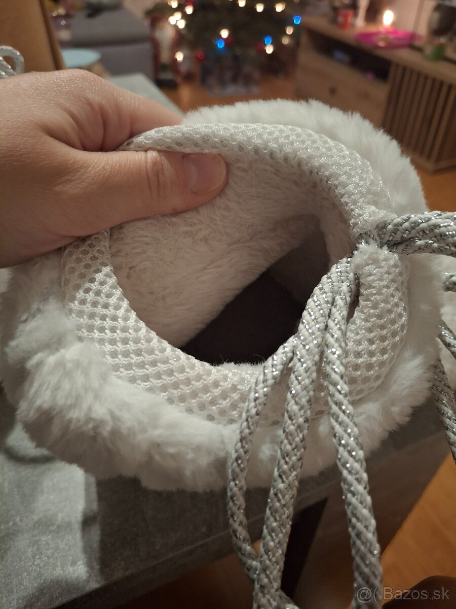 Dámske Guess snehule 37 - 4