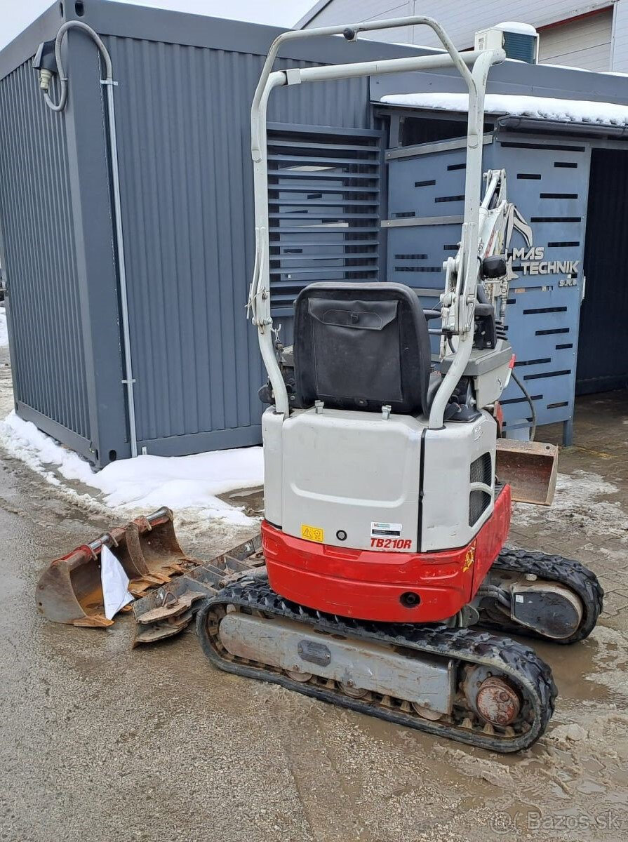 TAKEUCHI TB210R DIESEL - 4