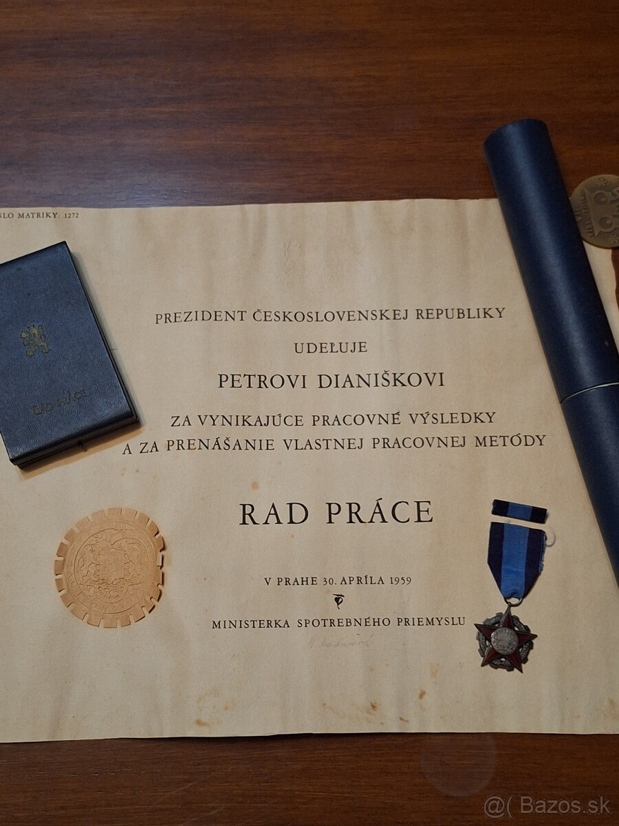 ŠTÁTNE VYZNAMENANIA ČSSR. KÚPIM - 4