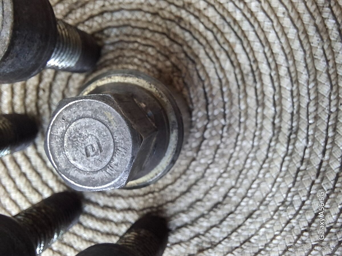 Bezpečnostné skrutky WV. Group. - 4