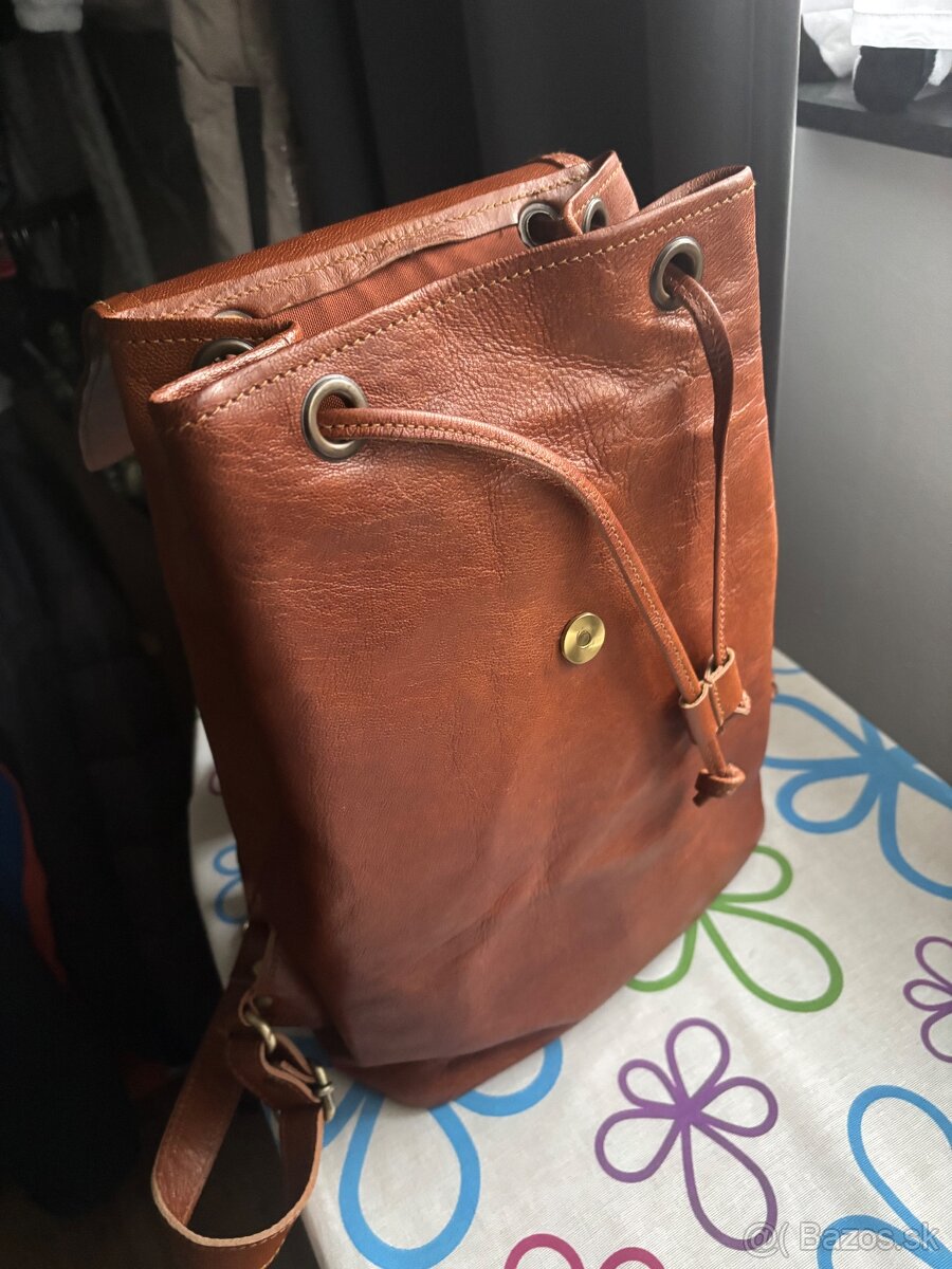 Predám kožený dámsky ruksak - 4