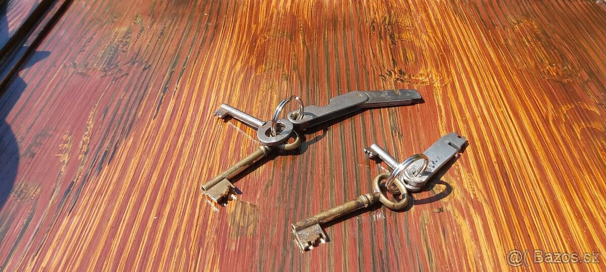 Trezor rv 1980 Perfektní stav. - 4