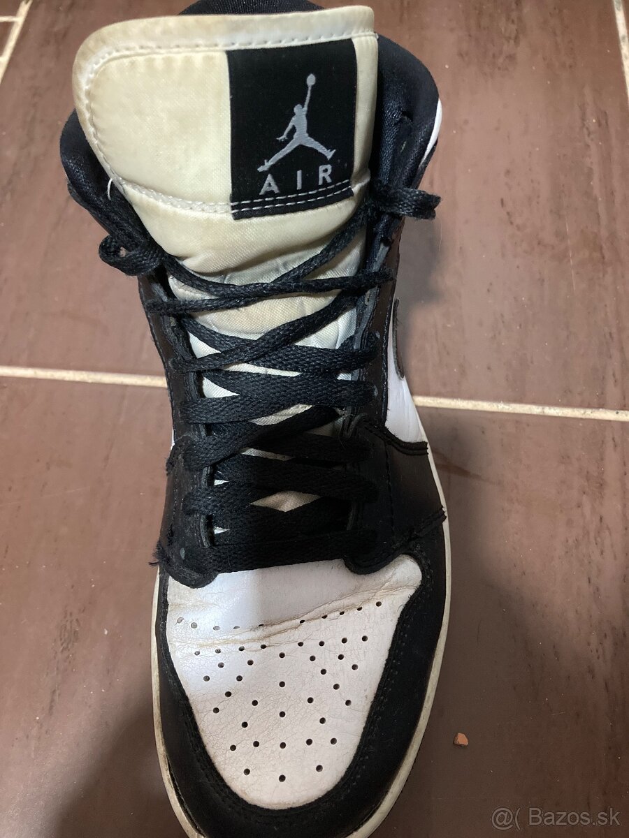 AIR JORDAN 1 Mid - 4