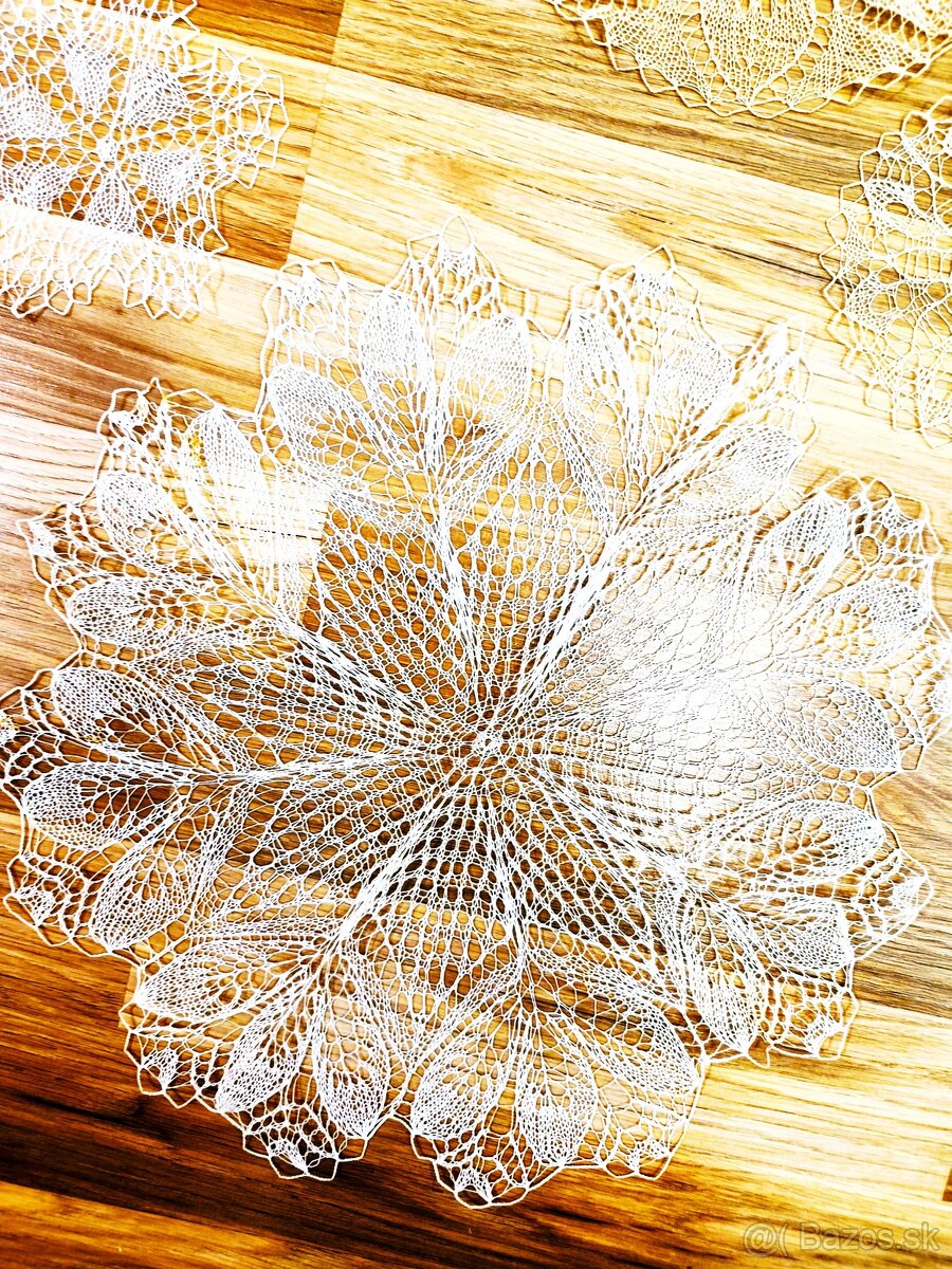 RUČNE HÁČKOVANÉ KRÁSNE DEČKY-3 sady - 4