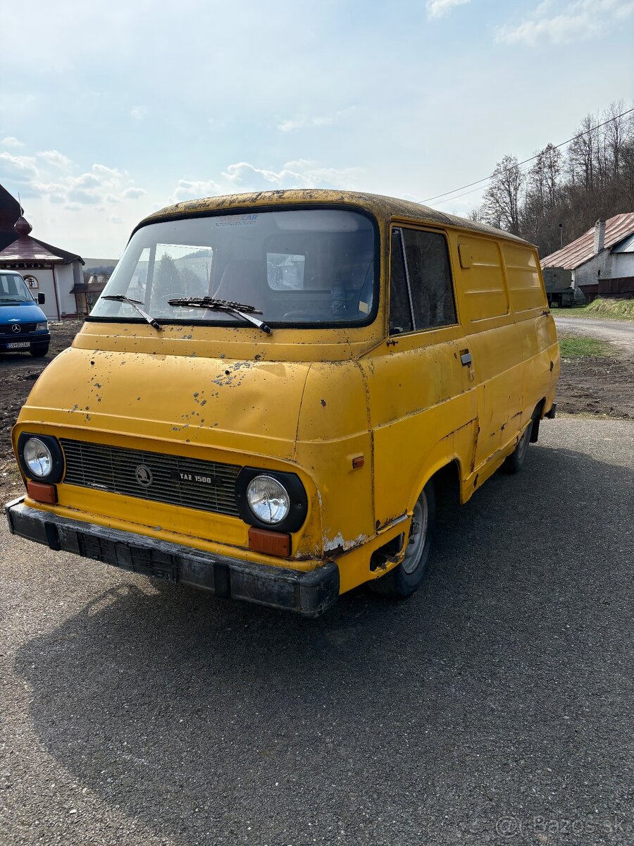 Skoda 1203 žltá - 4