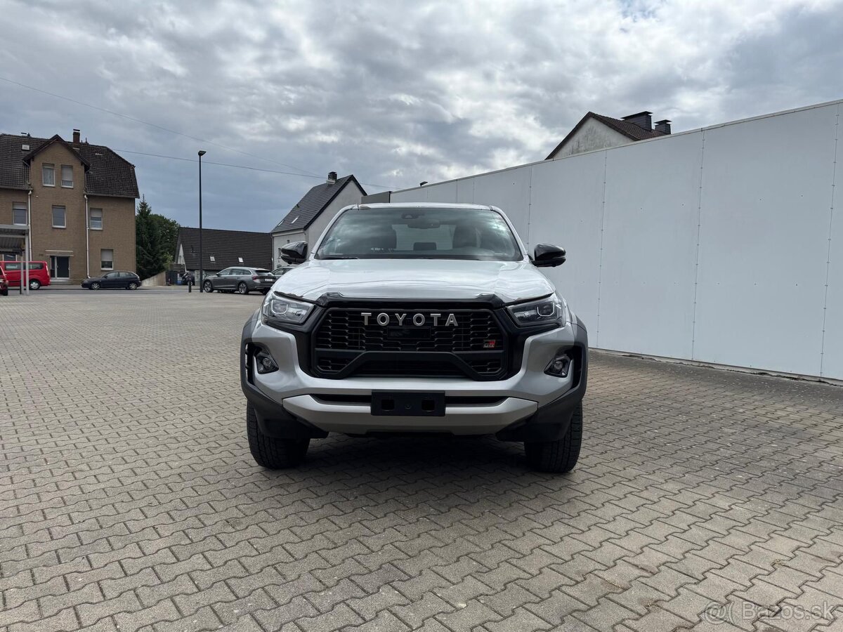 Toyota Hilux GR SPORT 2 MY25 NOVÉ VOZIDLO