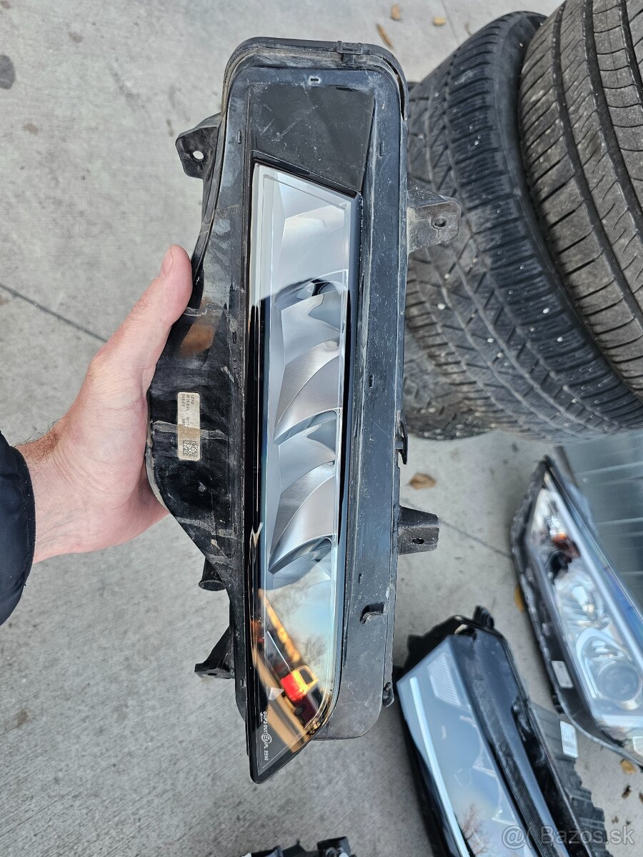 Octavia IV Svetlo , naraznik, celo, kapota dvere blatnik, - 4