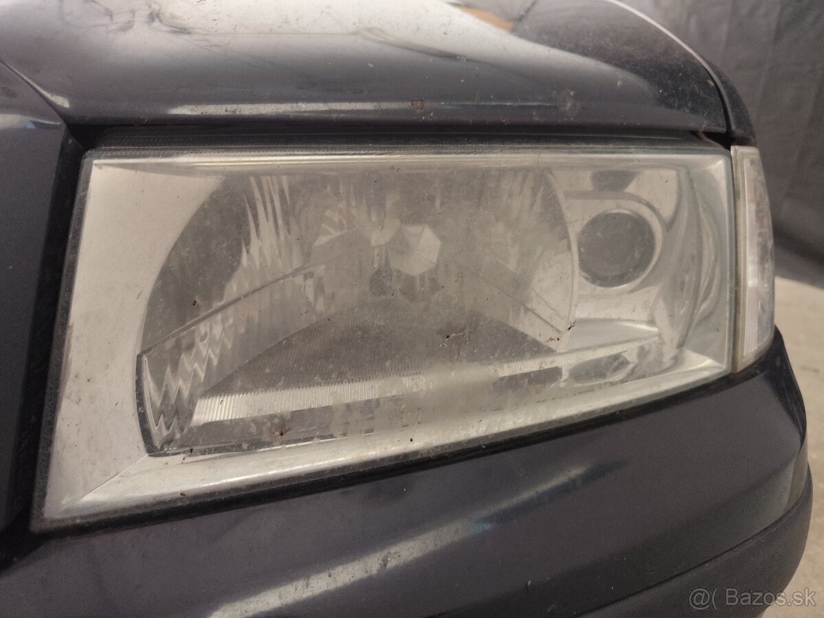 Predám predné svetlá Škoda Octavia 1 - 4