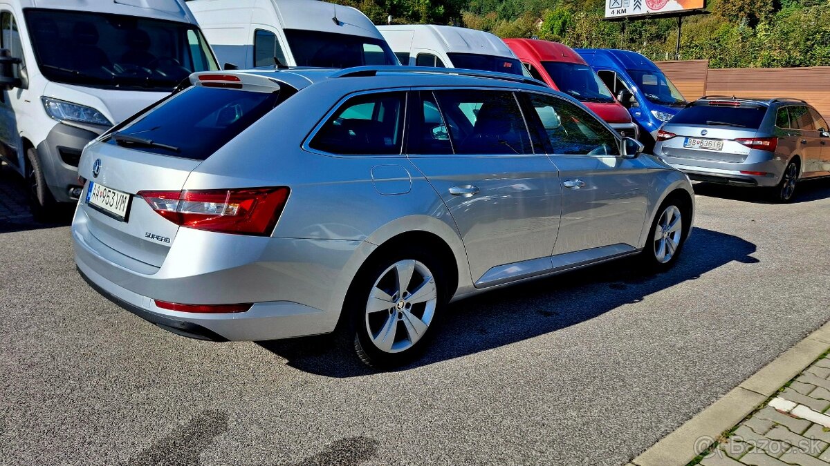 Škoda Superb Combi 2.0 TDI Ambition DSG - 4