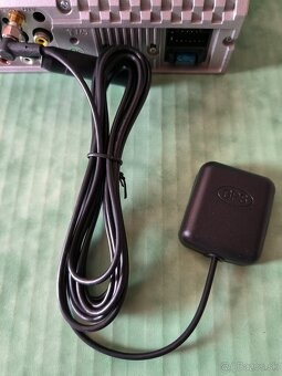 AutoradioBluetooth s vysuv.displejom a GPS - - 4