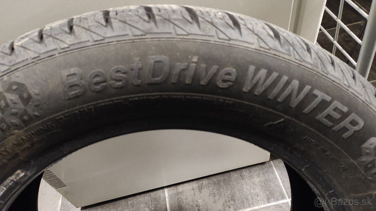 Predám 4ks zánovné zimné pneumatiky - 4