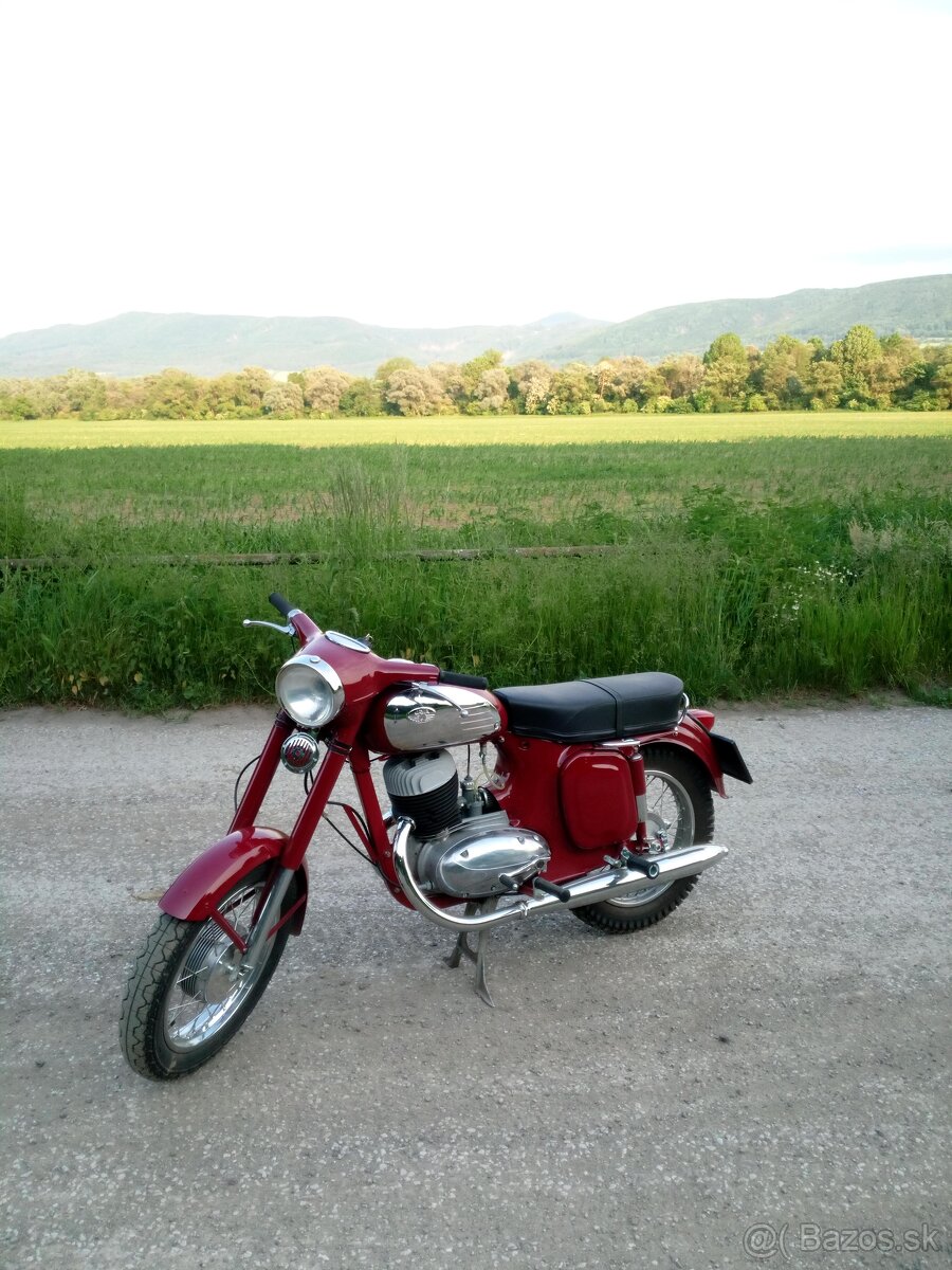 Jawa 250, 559 - 4