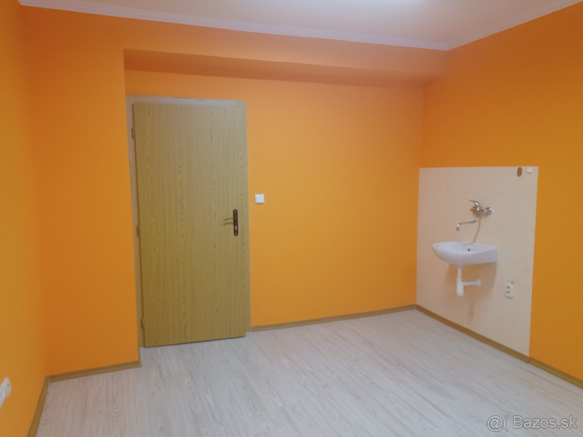 Kancelársky - obchodný priestor v centre Bardejova - 4