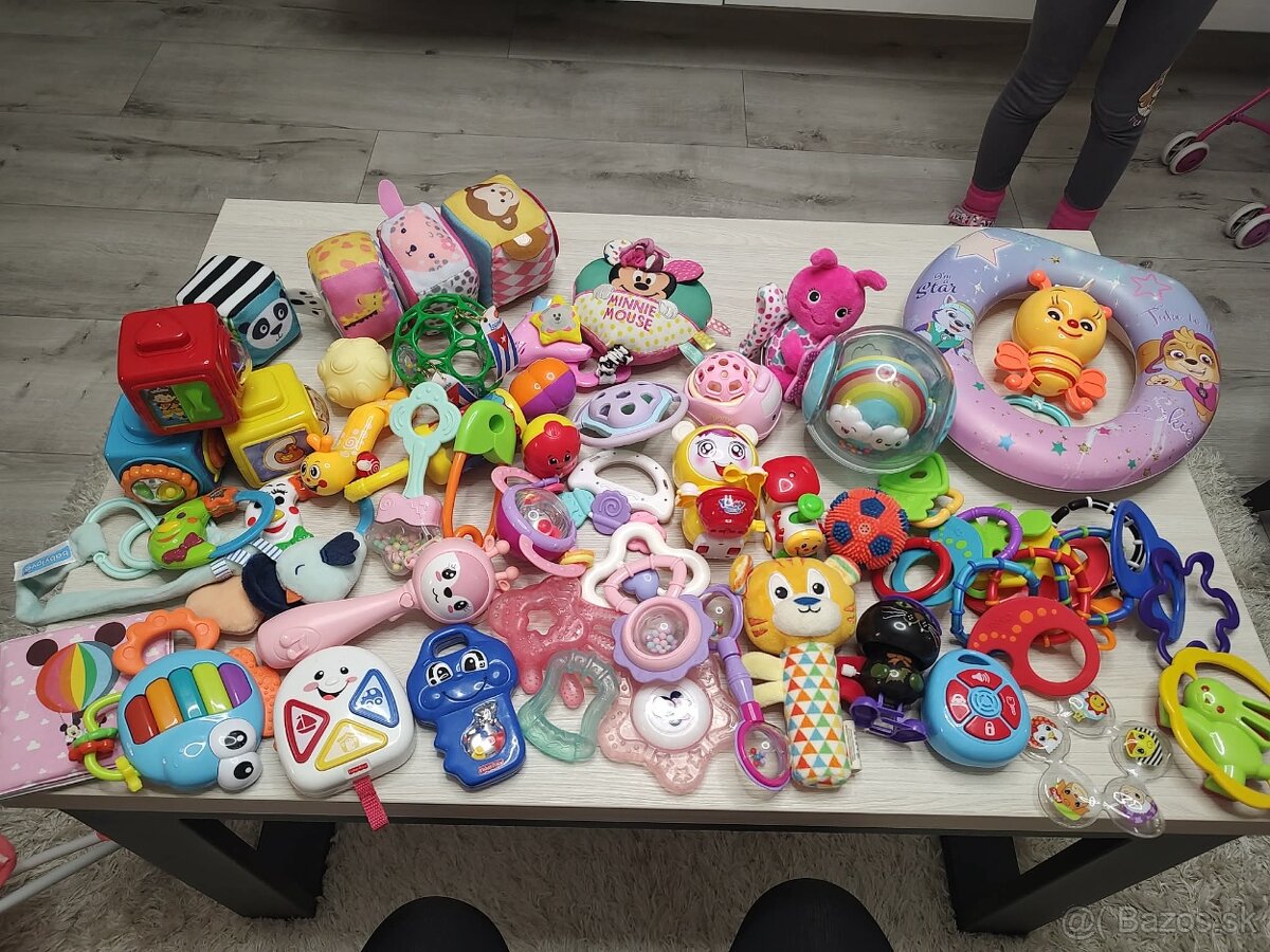 Balík hračiek od narodenia - 4