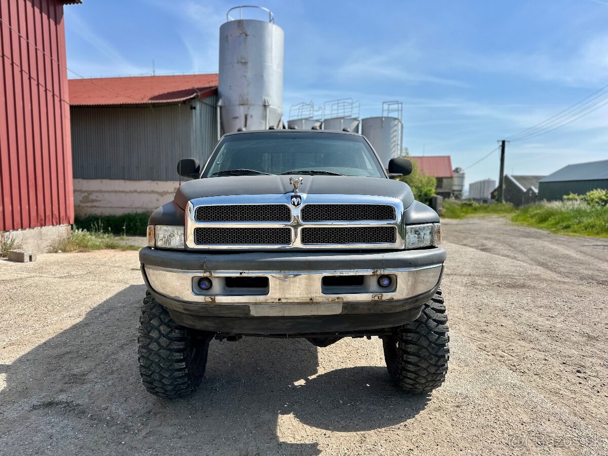 Dodge Ram 1500 V8 5,9 4x4