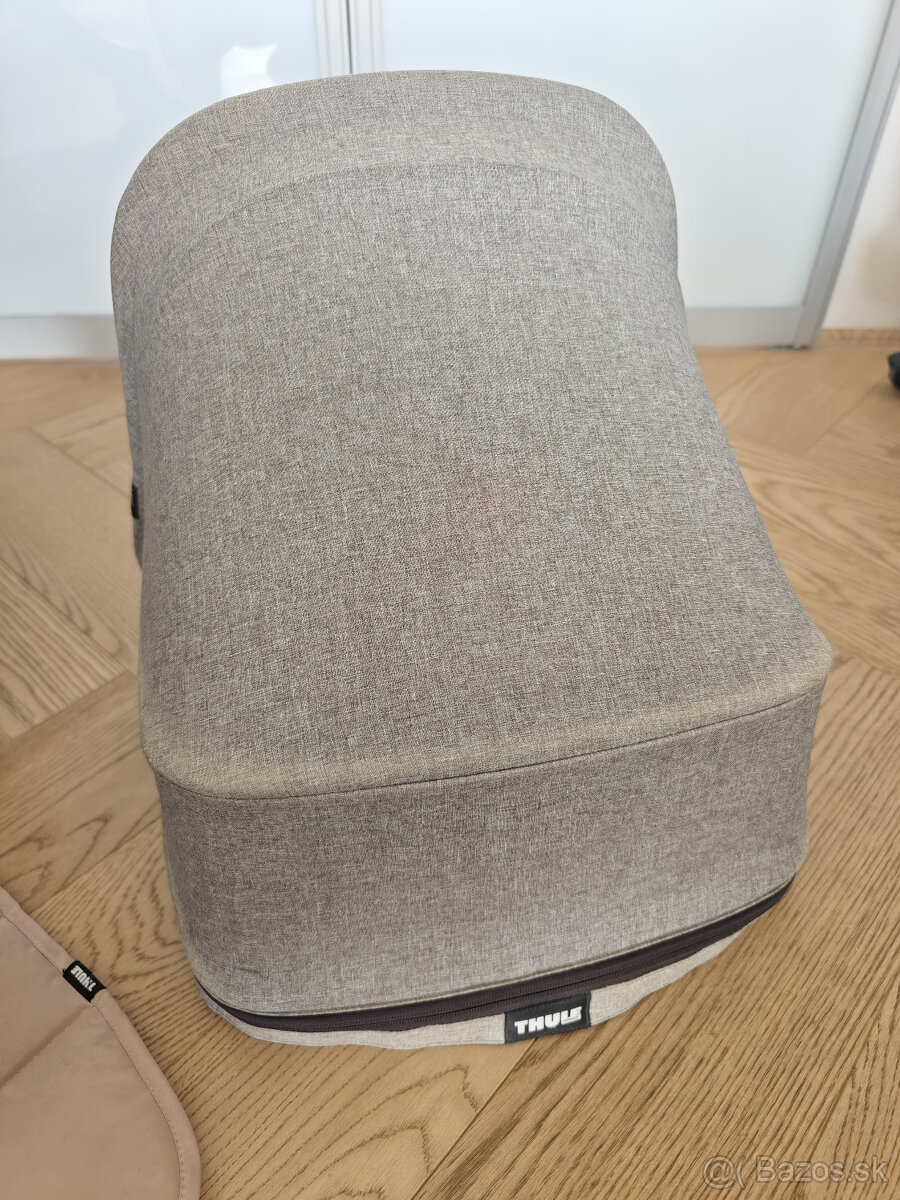 Predám Thule Spring Black kočík s príslušenstvom - 4