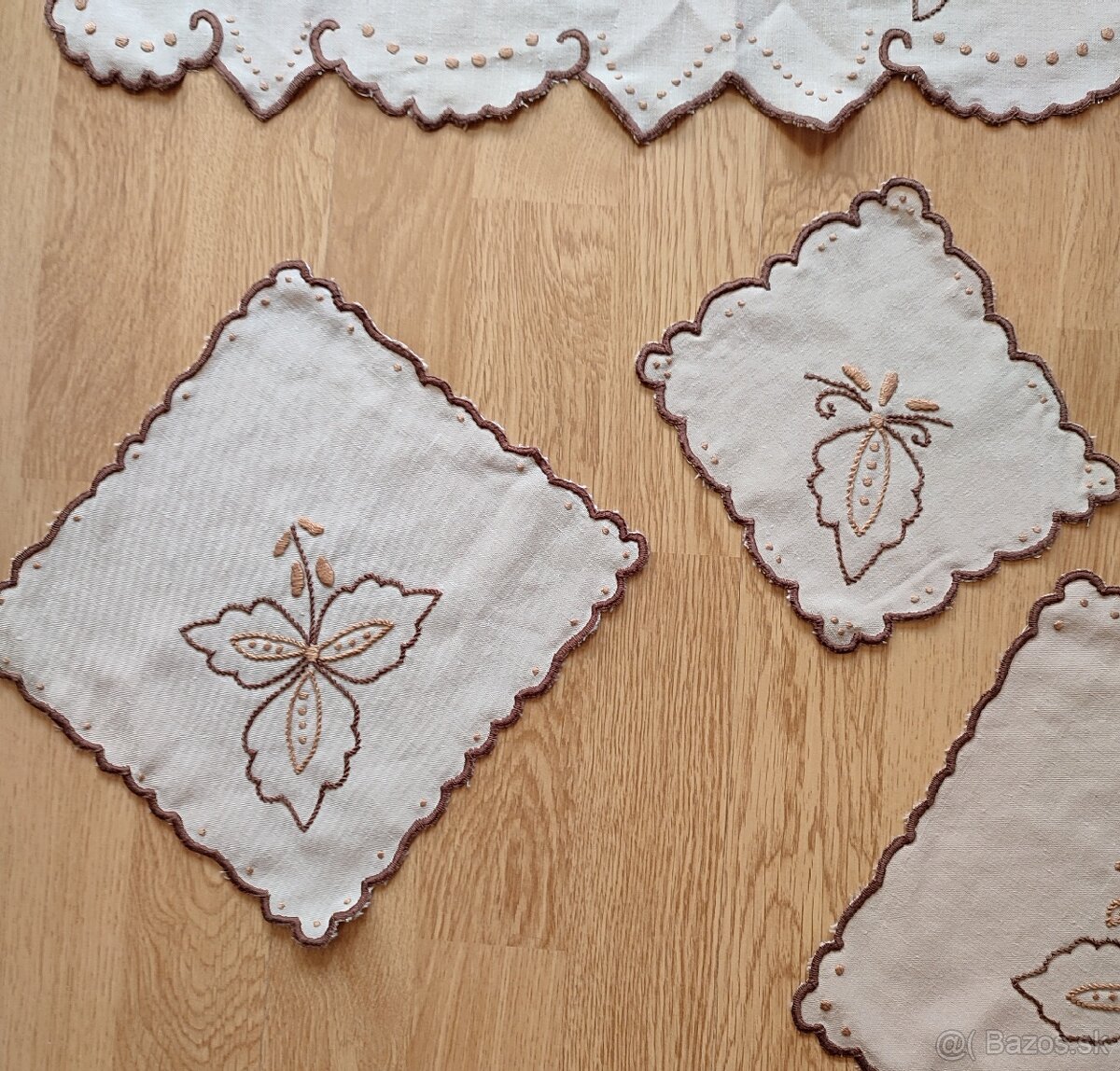 Set- vyšívané obrusy a dečky - 4