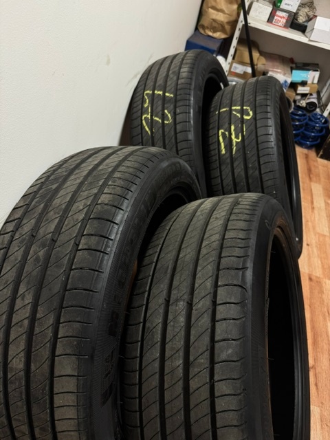 ⬇️ 235/45 R20 letné ⬇️ - 4