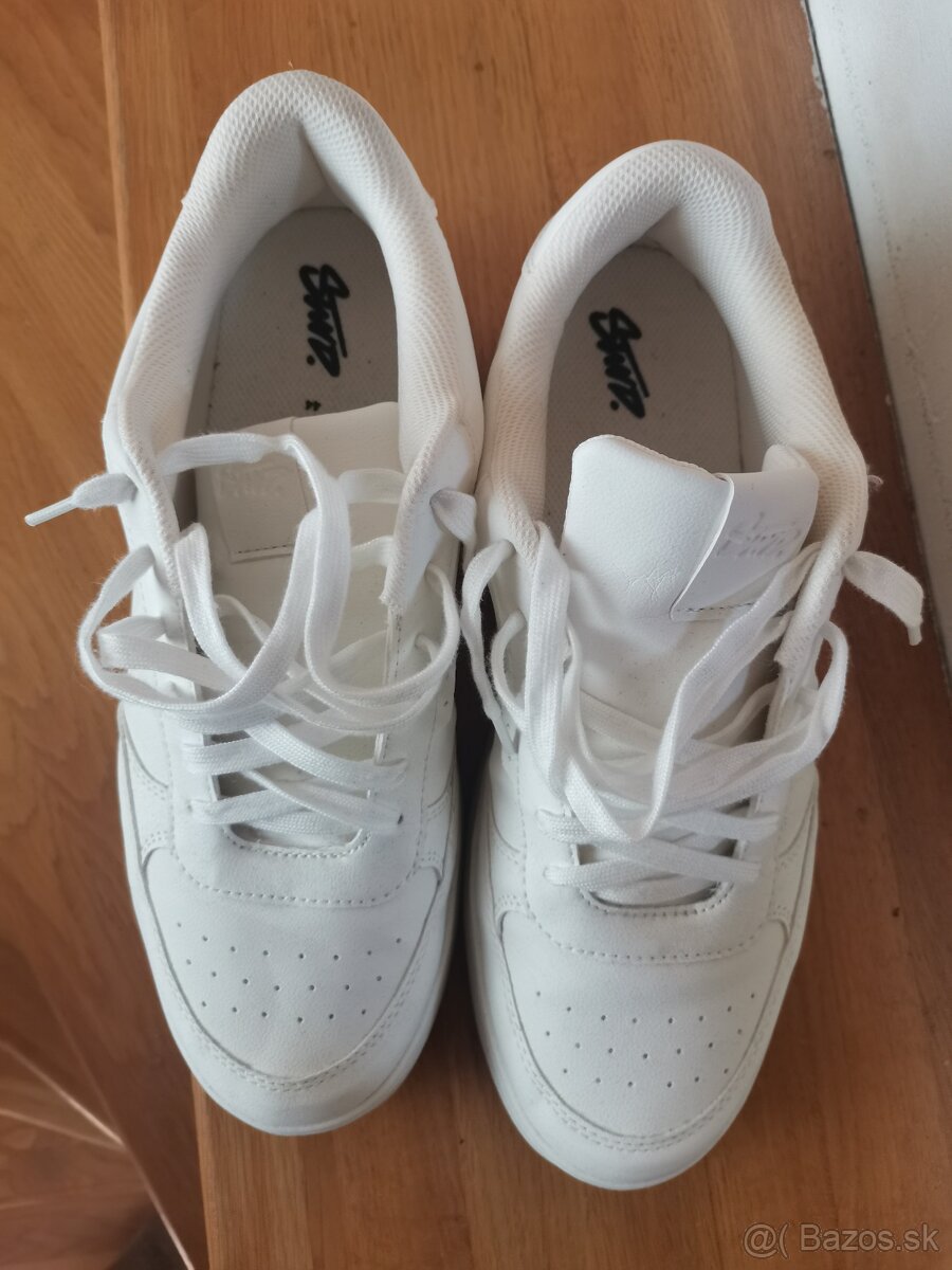 PREDAM TENISKY PULL&BEAR VEL. 44 - 4