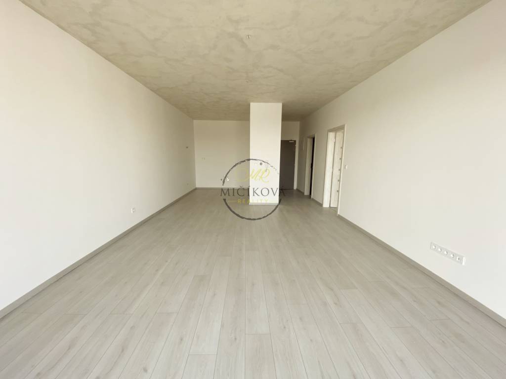 Trojizbový byt s terasou 27,46 m2 v meste Galanta - 4