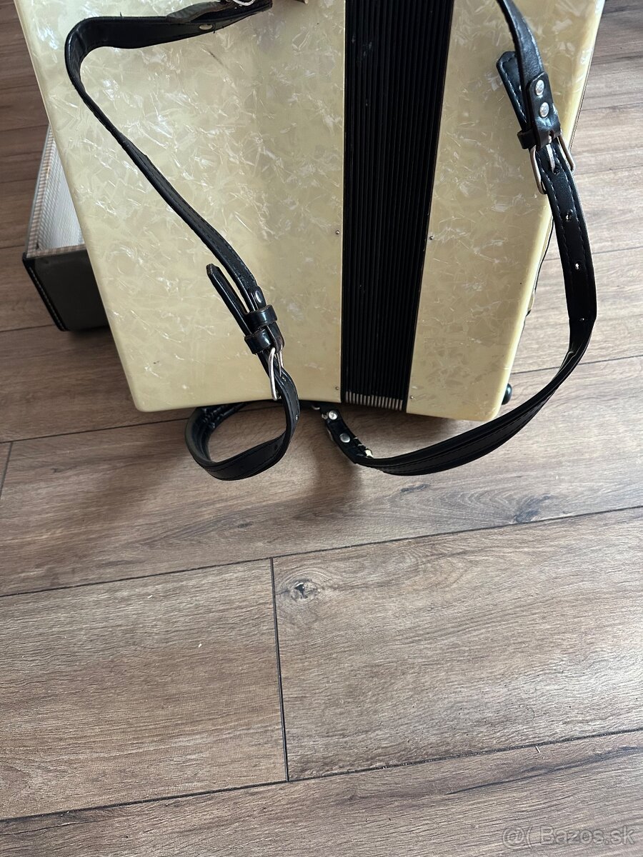 Akordeón Weltmeister Stella - 4