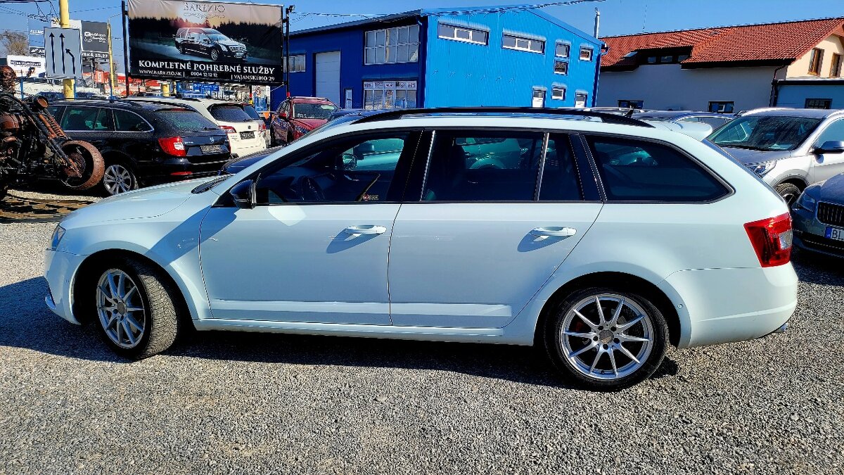 Škoda Octavia Combi 2.0 TDI DPF RS DSG - 4