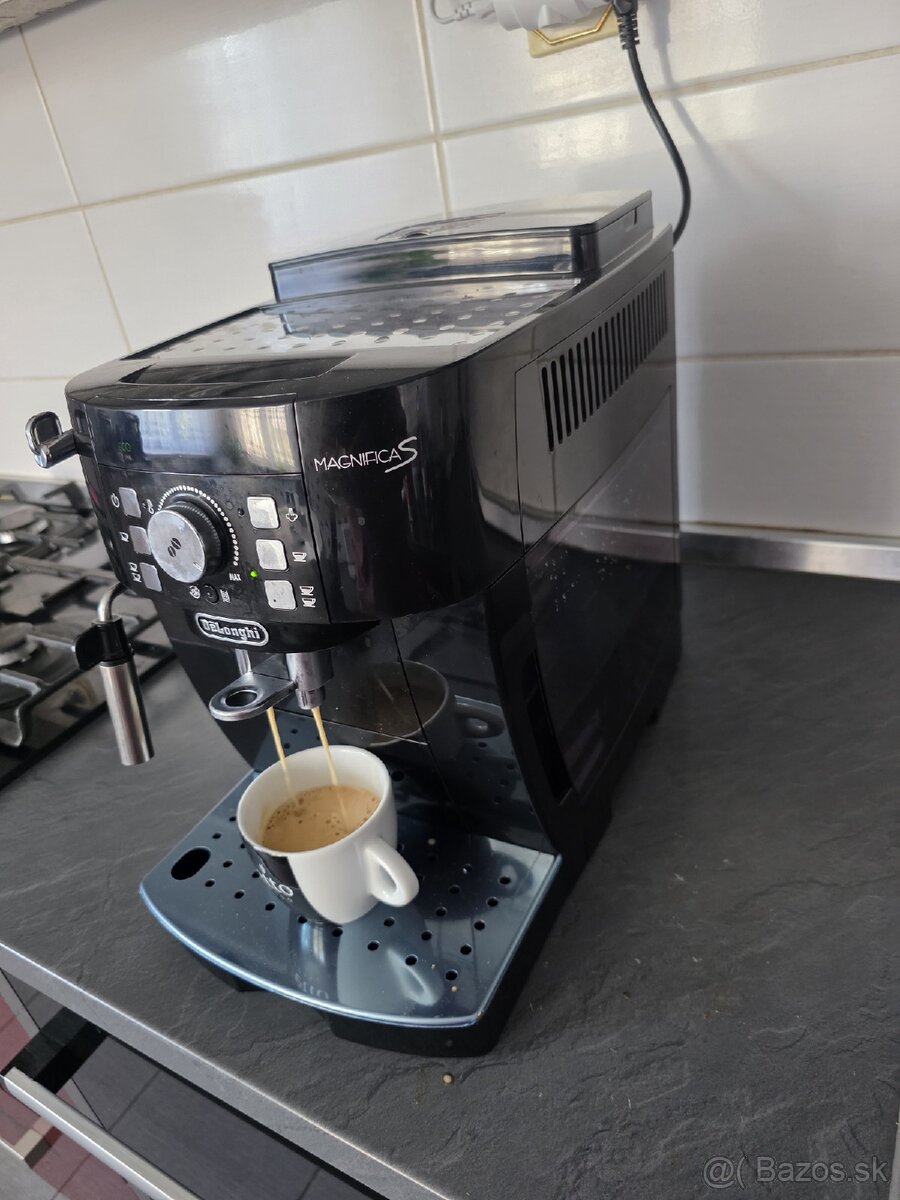 Kavovar Delonghi Magnifica S - 4