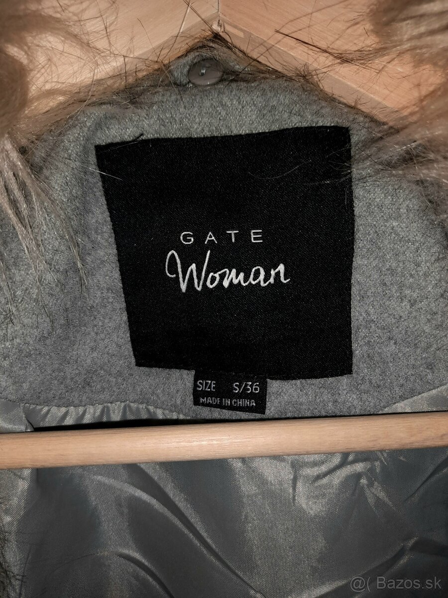 Elegantný dámsky kabát s kožušinou - 4